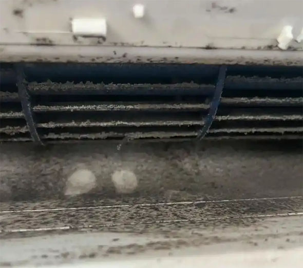 铜官空调吹的风有股烧焦味是怎么回事